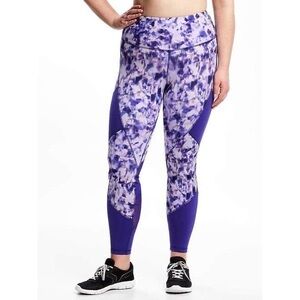 Old Navy Purple Patterned Women's Bra and Leggings workout set